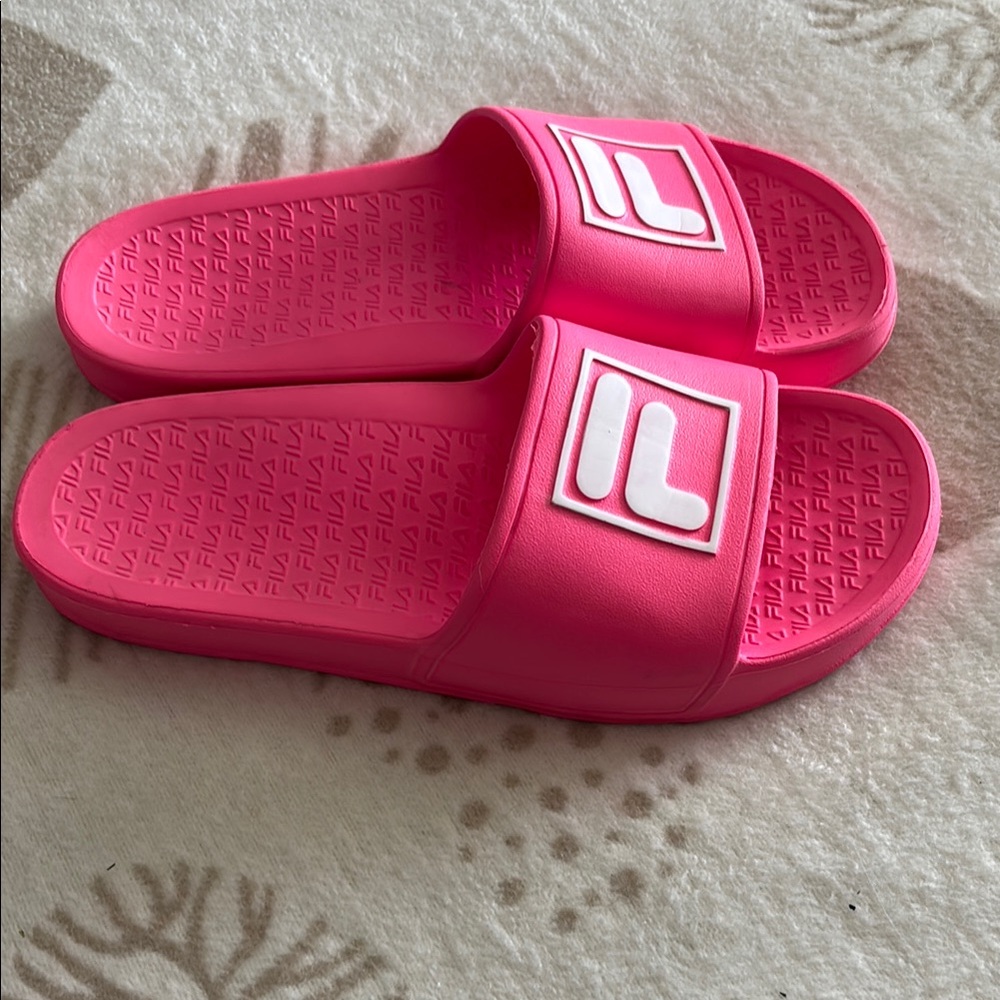 Fila Slides